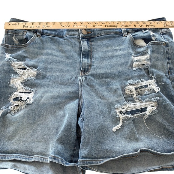 Lane Bryant Distressed Stretch Denim Jean Shorts Women Plus Size 24 Bermuda Boho - Picture 4 of 16